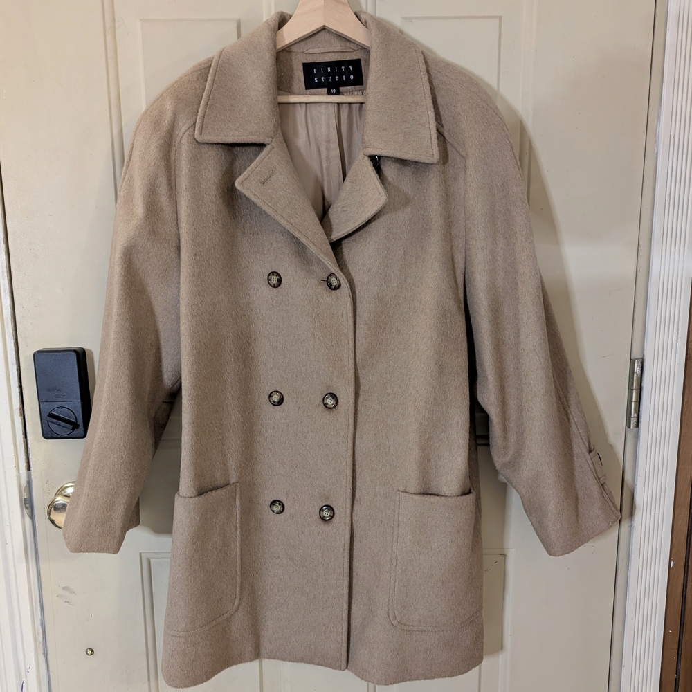 Quiet Luxury 100% Camel Hair Peacoat • Classic Vtg Tailored Winter Coat